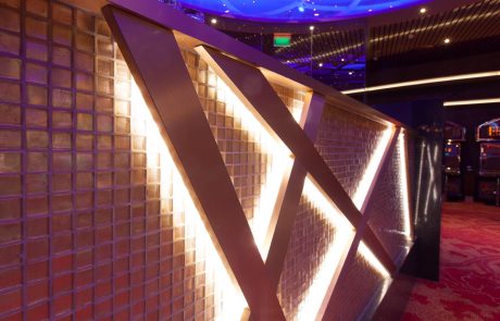 CasinoDenHaag-27 (Groot) LED lijn verlichting in meubel verwerkt van Casino