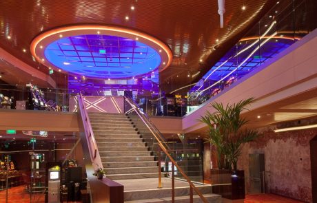 CasinoDenHaag-8 (Groot) Sfeerverlichting in het Asta Casino in Den Haag inclusief custom plafond element met kleur verlichting
