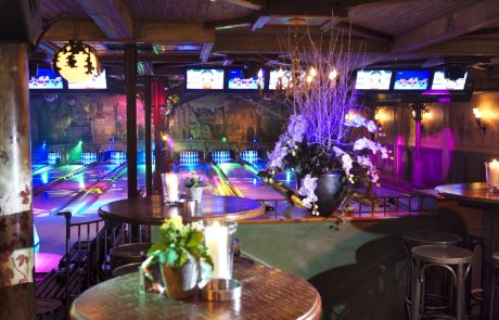 EMAGE080304-096 (Groot) Bowlingbaan met showverlichting