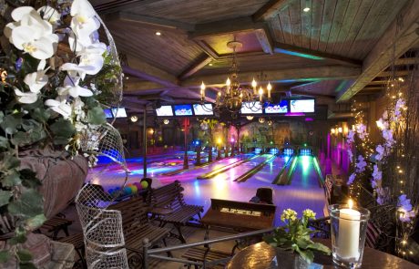 EMAGE080304-098 (Groot) Bowlingbaan met showverlichting