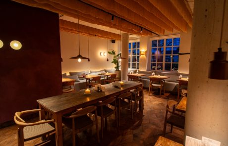 DSC03528 (Groot) Interieur van Loft 88 in IJsselstein met warme verlichting