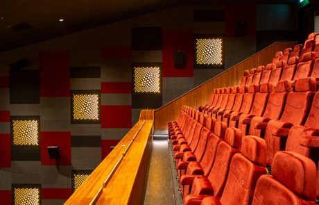 DSC03561 – kopie (Groot) Bioscoop Cinema The Pulse in Amsterdam. Verlichtingsinstallatie speciaal voor films.