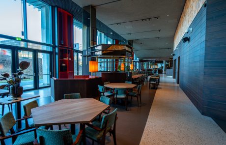 DSC03625 (Groot) Restaurant Lucy in The Pulse van Amsterdam. Luxe interieur en warme sfeer voor gezellige borrel