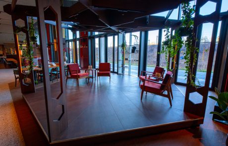 DSC03633 (Groot) Restaurant Lucy in The Pulse van Amsterdam. Warm interieur