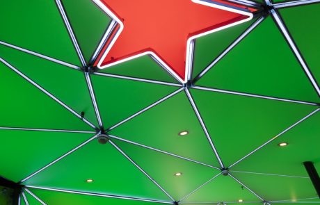 VvL161010-064 (Groot) Heineken Starbar Schiphol plafond