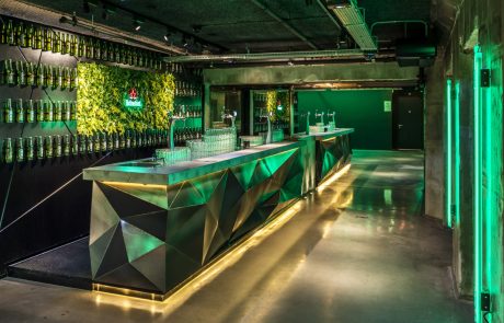 VvL171016-051 (Groot) Heineken Experience Worldbar - Bar