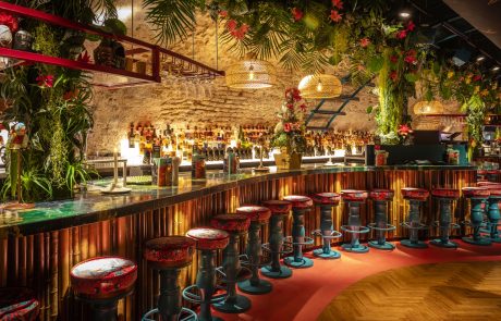 Rum Club Utrecht Sfeervolle bar met LED verlichting bij de Rum Club in Utrecht langs de grachten