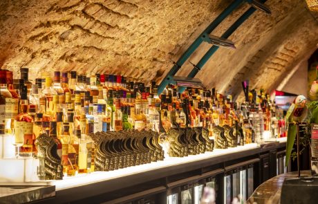Rum Club Utrecht Verlichtte flessentrede bij de Rum Club in Utrecht